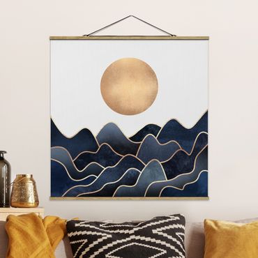 Stoffbild mit Posterleisten - Elisabeth Fredriksson - Goldene Sonne blaue Wellen - Quadrat 1:1