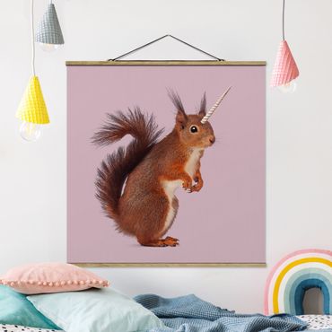Stoffbild mit Posterleisten - Jonas Loose - Einhörnchen - Quadrat 1:1