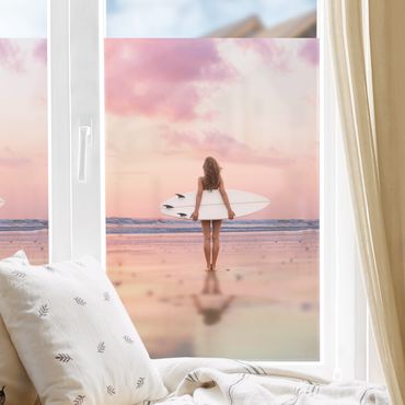 Vinilo para cristales - Surfer Girl With Board At Sunset