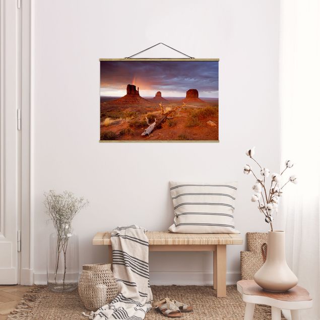 Cuadros de montañas Monument Valley At Sunset