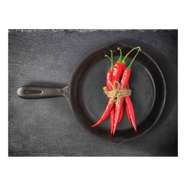 panel-antisalpicaduras-cocina Bundle Of Red Chillies In Frying Pan On Slate