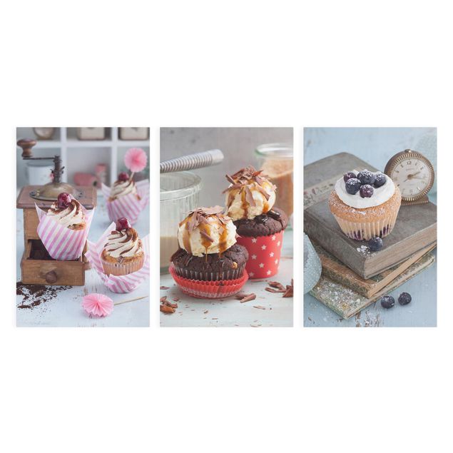 Cuadros decorativos Vintage Cupcakes with topping