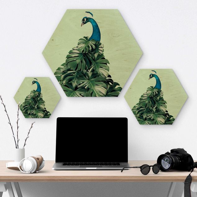Hexagon Bild Holz - Jonas Loose - Pfau mit Monstera Blättern