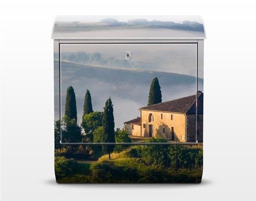 Buzón azul correos Country Estate In The Tuscany