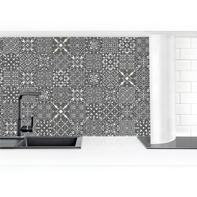 revestimiento pared cocina Patterned Tiles Dark Gray White
