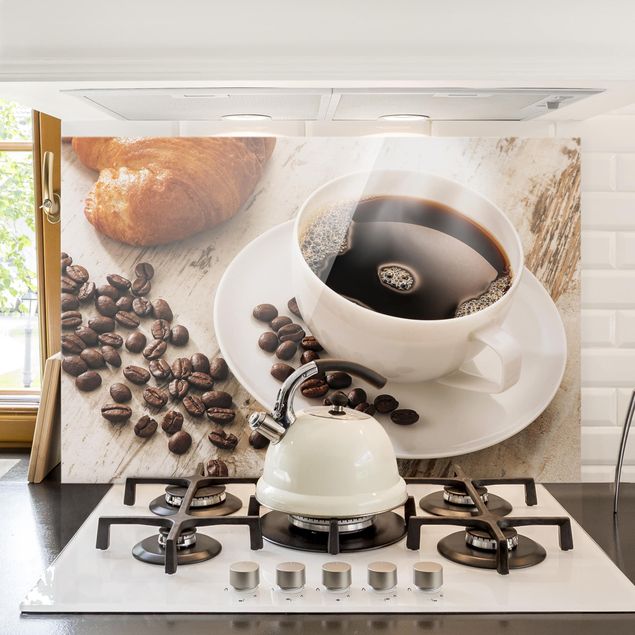 Decoración de cocinas Steaming Coffee Cup With Coffee Beans