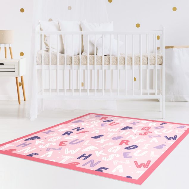 Decoración habitacion bebé Alphabet With Hearts And Dots In Light Pink With Frame
