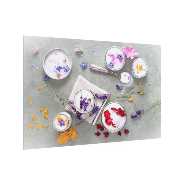 Paneles de vidrio para cocinas Edible Flowers With Lavender Sugar