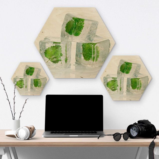 Hexagon Bild Holz - Drei Eiswürfel mit Melisse