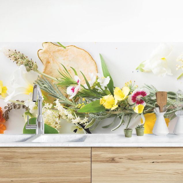 Decoración en la cocina Fresh Herbs With Edible Flowers