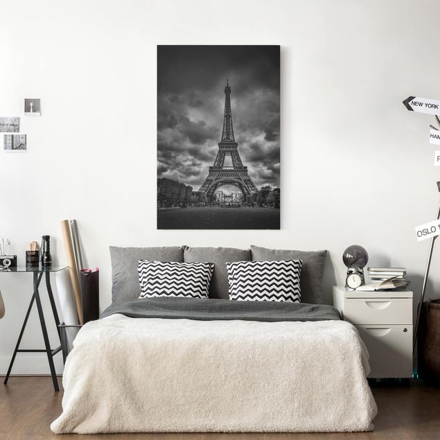 Lienzo París Eiffel Tower In Front Of Clouds In Black And White