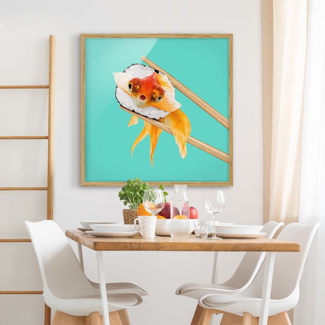 Pósters enmarcados de cuadros famosos Sushi With Goldfish