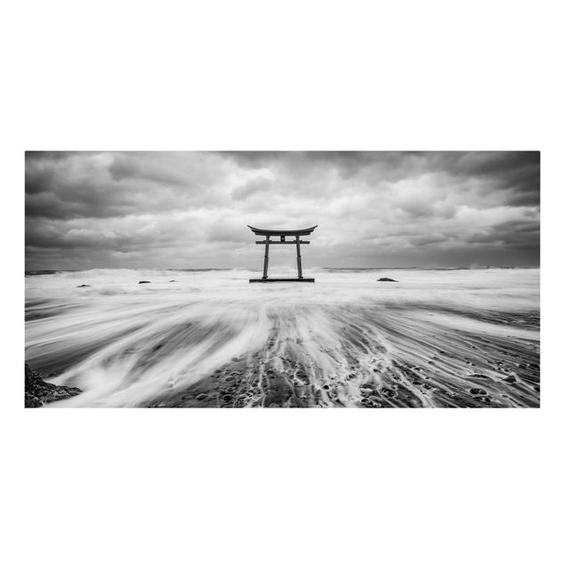 Lienzos en blanco y negro Japanese Torii In The Ocean