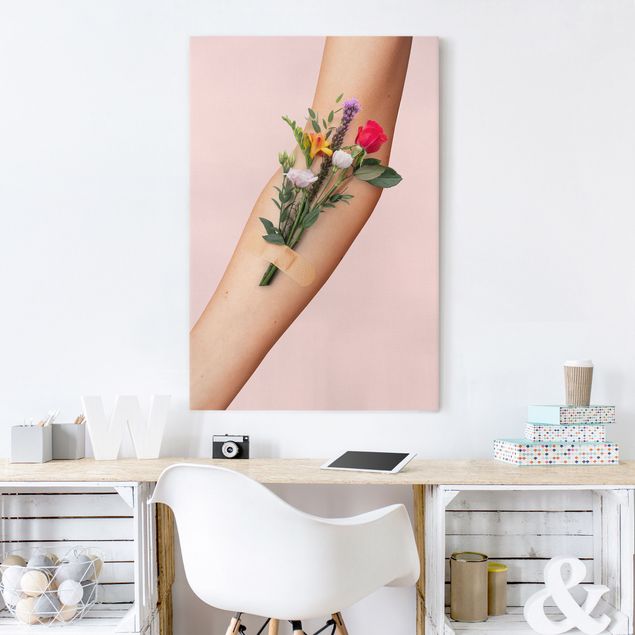 Lienzos de rosas Arm With Flowers