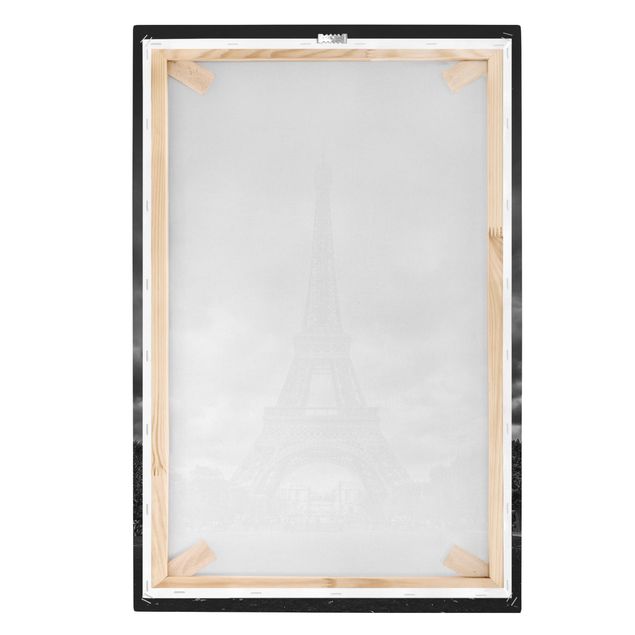 Cuadros en blanco y negro Eiffel Tower In Front Of Clouds In Black And White