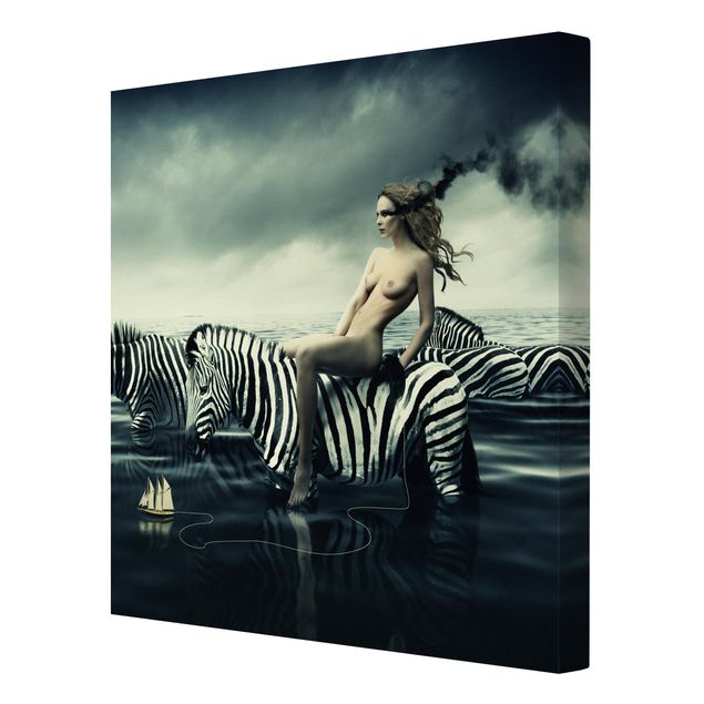 Cuadros retratos Woman Posing With Zebras