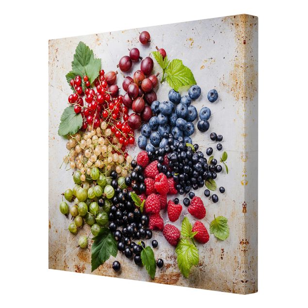 Cuadros multicolor Mixture Of Berries On Metal