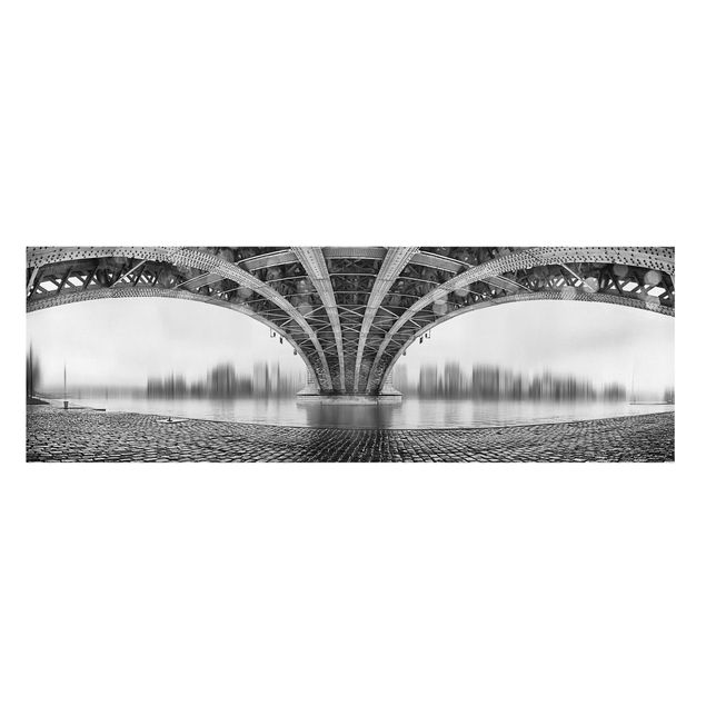 Cuadros en blanco y negro Under The Iron Bridge
