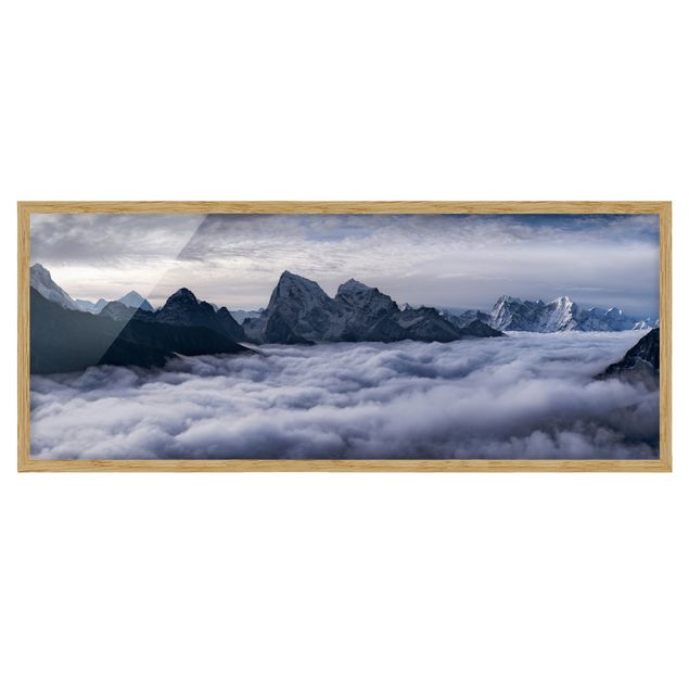 Pósters enmarcados en blanco y negro Sea Of ​​Clouds In The Himalayas