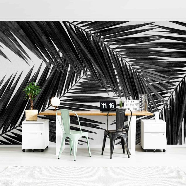 Papel pintado flores View Over Palm Leaves Black And White