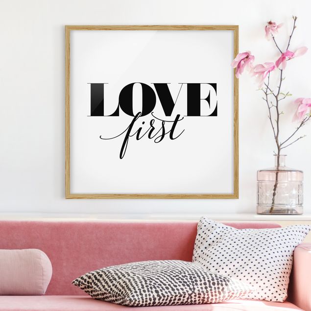 Pósters enmarcados con frases Love First