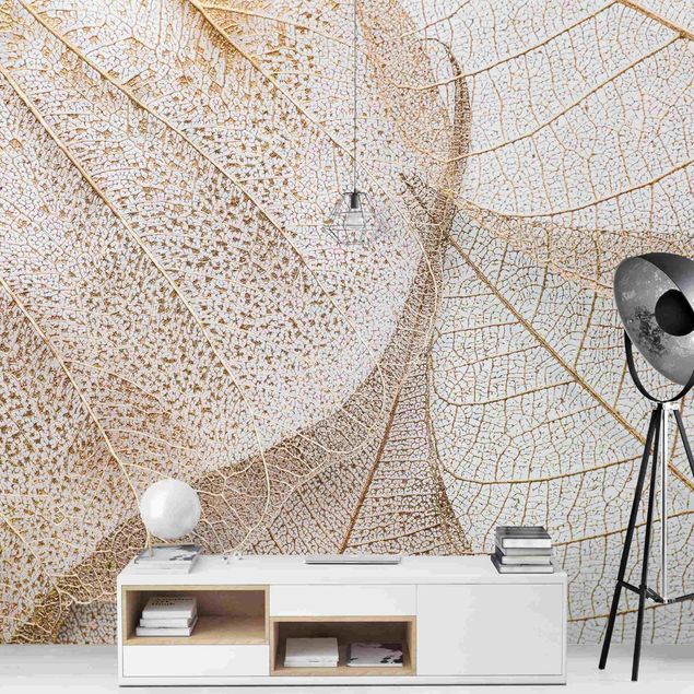 Papel pintado salón moderno Delicate Leaf Structure In Gold