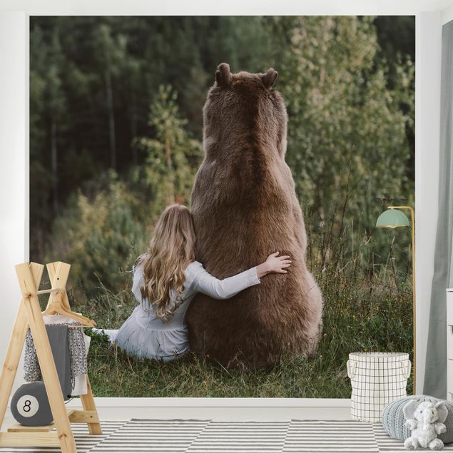 Papel pintado moderno Girl With Brown Bear