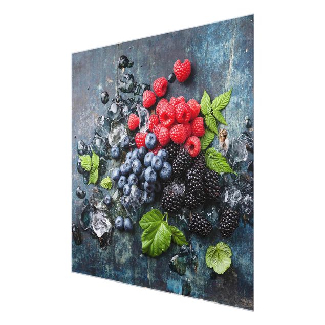 Cuadros modernos Berry Mix With Ice Cubes Wood