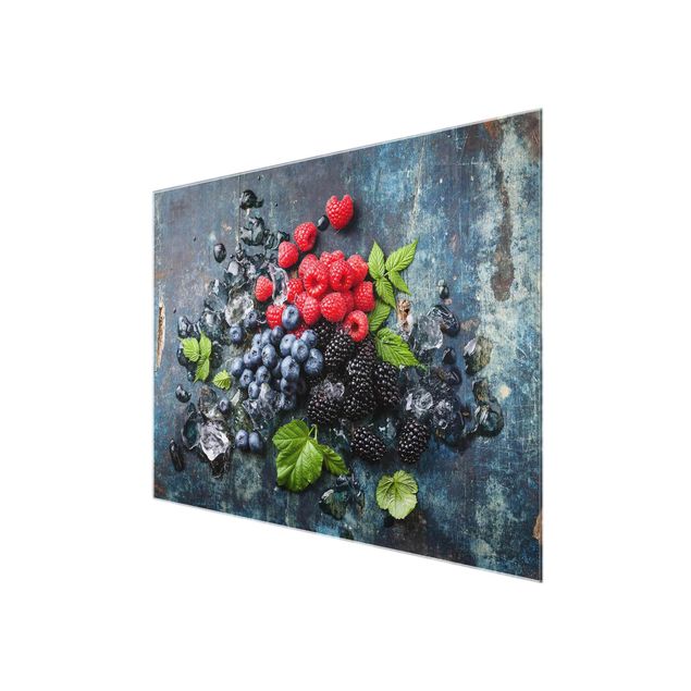 Cuadros decorativos Berry Mix With Ice Cubes Wood