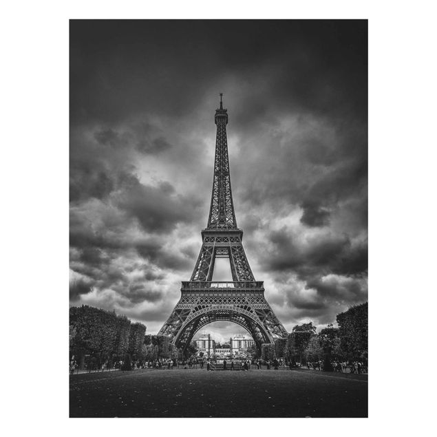 Cuadros de cristal blanco y negro Eiffel Tower In Front Of Clouds In Black And White