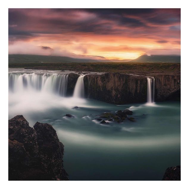 Cuadros naturaleza Goðafoss Waterfall In Iceland