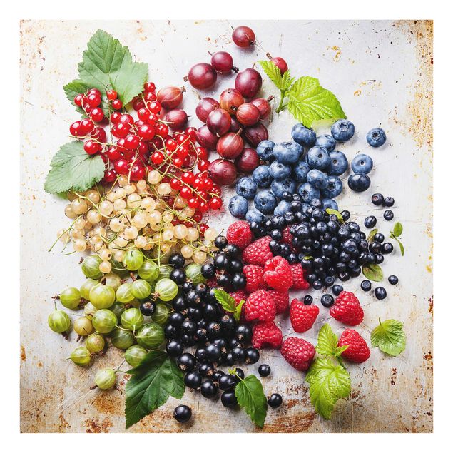 Cuadros multicolor Mixture Of Berries On Metal