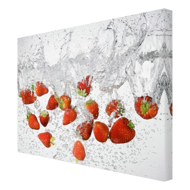 Cuadros modernos Fresh Strawberries In Water