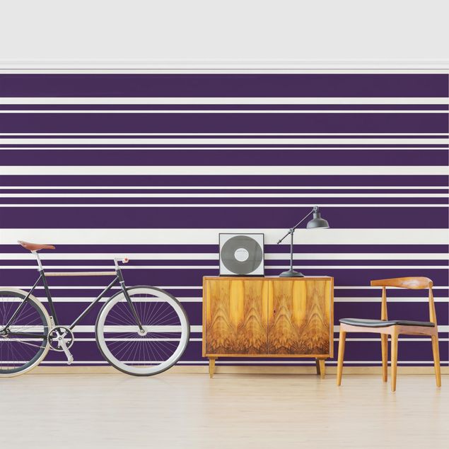 Papeles pintados modernos Stripes On Purple Backdrop