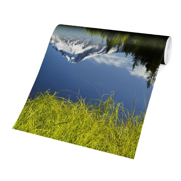 Papel pintado bosque infantil Volcano With Water Reflection