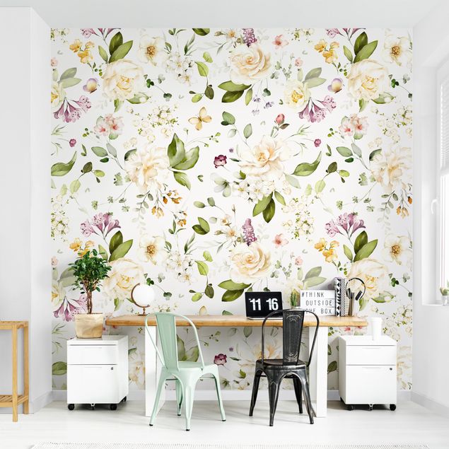 Papel pintado moderno Wildflowers and White Roses Watercolour Pattern