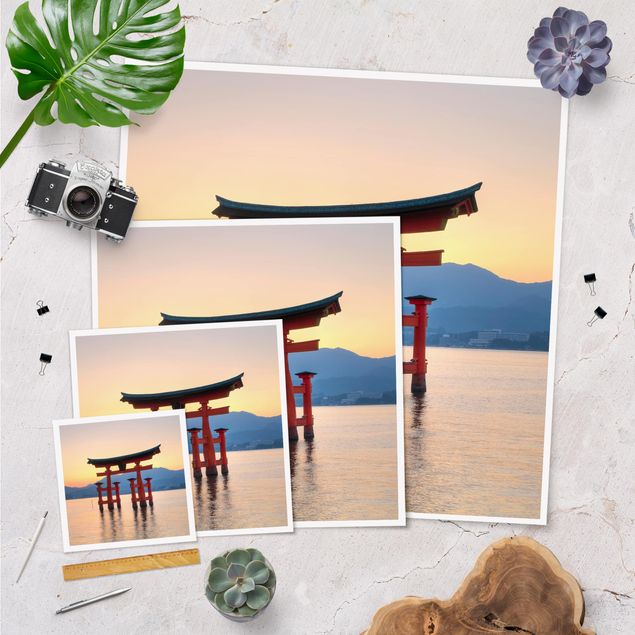Póster de paisajes Torii At Itsukushima