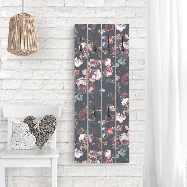 Percheros de pared de flores Old Masters Flowers With Tulips And Roses On Dark Gray