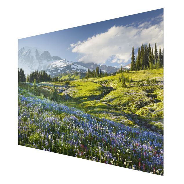 Cuadros montañas Mountain Meadow With Flowers In Front Of Mt. Rainier