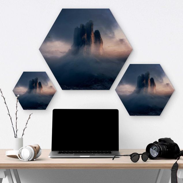Hexagon Bild Holz - Drei Zinnen in blauem Licht