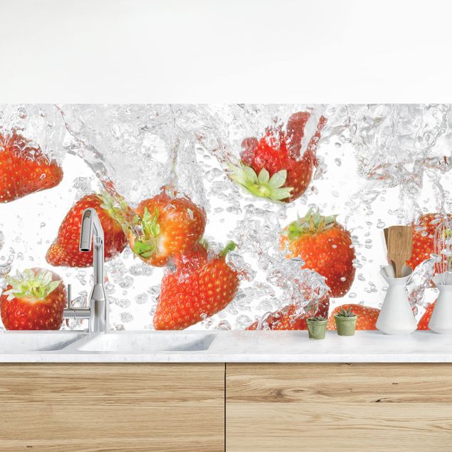 Decoración de cocinas Fresh Strawberries In Water