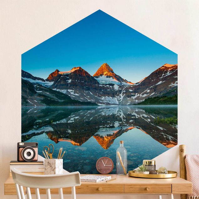 Papel pintado montañas Mountain Landscape At Lake Magog In Canada