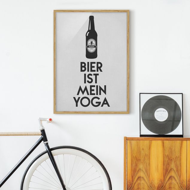 Pósters enmarcados en blanco y negro Bier Ist Mein Yoga