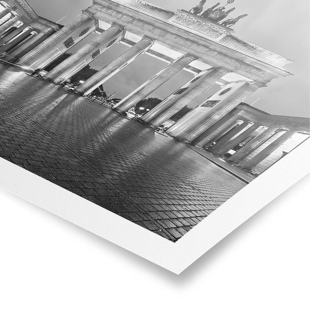 Pósters en blanco y negro Illuminated Brandenburg Gate II