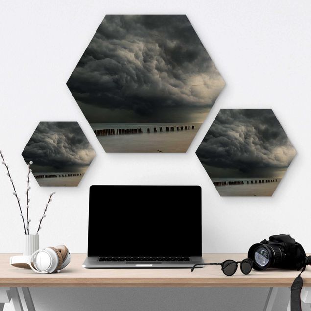 Hexagon Bild Holz - Sturmwolken über der Ostsee