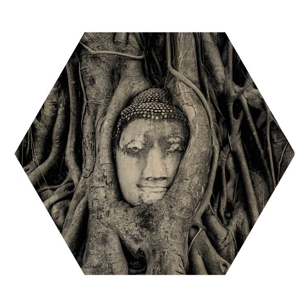 Hexagon Bild Holz - Buddha in Ayutthaya von Baumwurzeln gesäumt in Schwarzweiß
