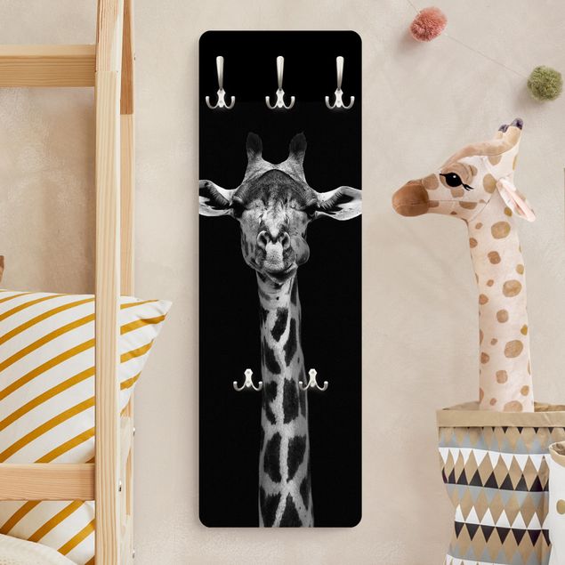 Percheros de pared en blanco y negro Dark Giraffe Portrait