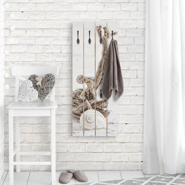 Percheros de pared shabby chic White Snail Shell And Root Wood