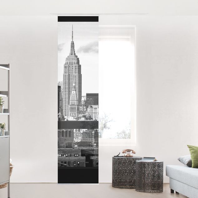 Decoración de cocinas Windows Overlooking New York Skyline Black And White