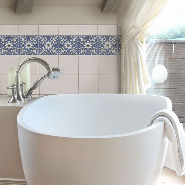Adhesivos para azulejos en azul Traditional Spanish ceramic tile